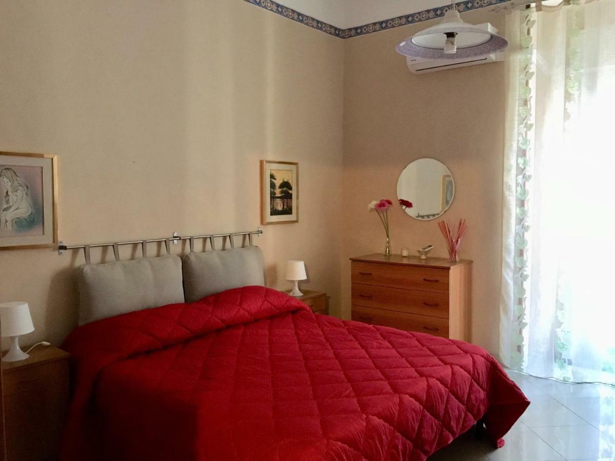 Apartment For 2 In Catania, B&B Le Voci Del Mercato Exterior foto